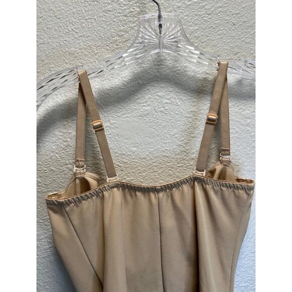 Hanes Shapewear top with underwire bra C 36 - Picture 4 of 5